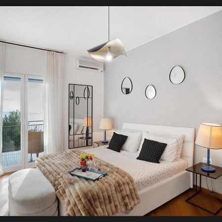 Mamariviera Home Holidays Sanremo - Casa Vista Mare Con Piscina 외부 사진